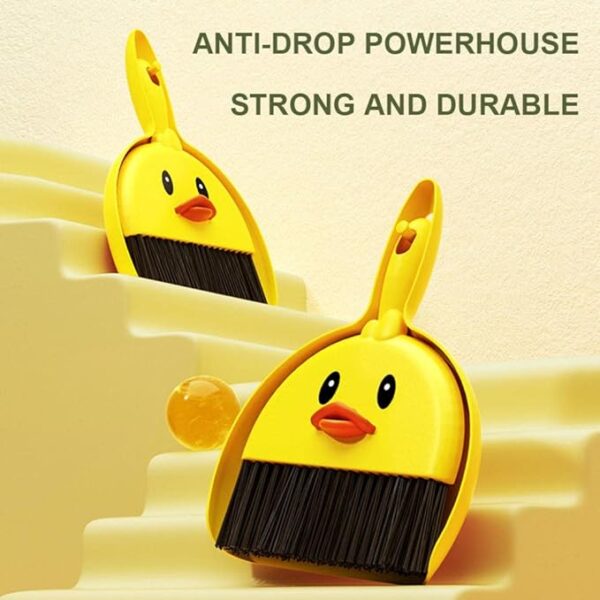 مجموعة مكنسة وجاروف ، مكنسة يدوية صغيرة بشعيرات ناعمة، قطعة لتنظيف لوحة المفاتيح برسوم كرتونية وسطح المكتب ومن أدوات المطبخ ومخلفات الحيوانات الأليفة